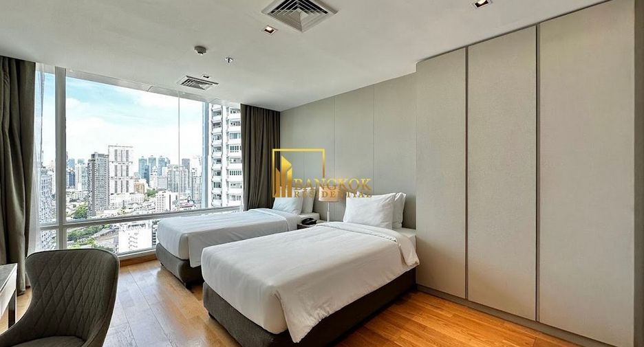 For rent 3 bedrooms serviced apartment in Watthana, Bangkok