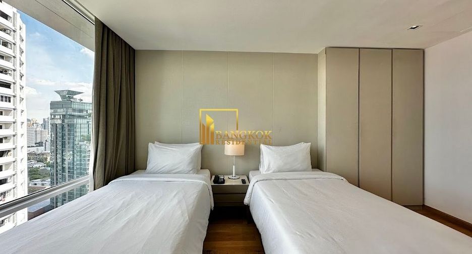 For rent 3 bedrooms serviced apartment in Watthana, Bangkok
