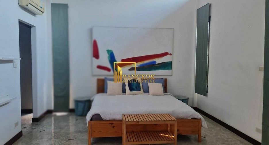 À louer 3 chambres villa à Watthana, Bangkok
