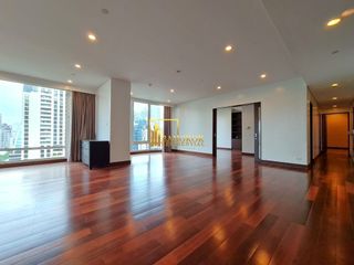 For rent 3 bedrooms condo in Pathum Wan, Bangkok