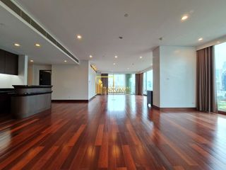 For rent 3 bedrooms condo in Pathum Wan, Bangkok