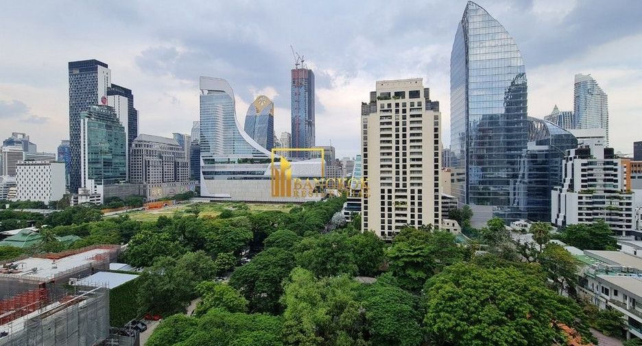 For rent 3 bedrooms condo in Pathum Wan, Bangkok