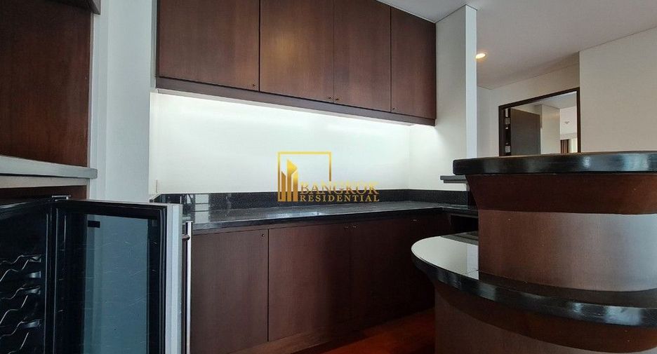 For rent 3 bedrooms condo in Pathum Wan, Bangkok