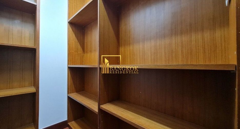 For rent 3 bedrooms condo in Pathum Wan, Bangkok