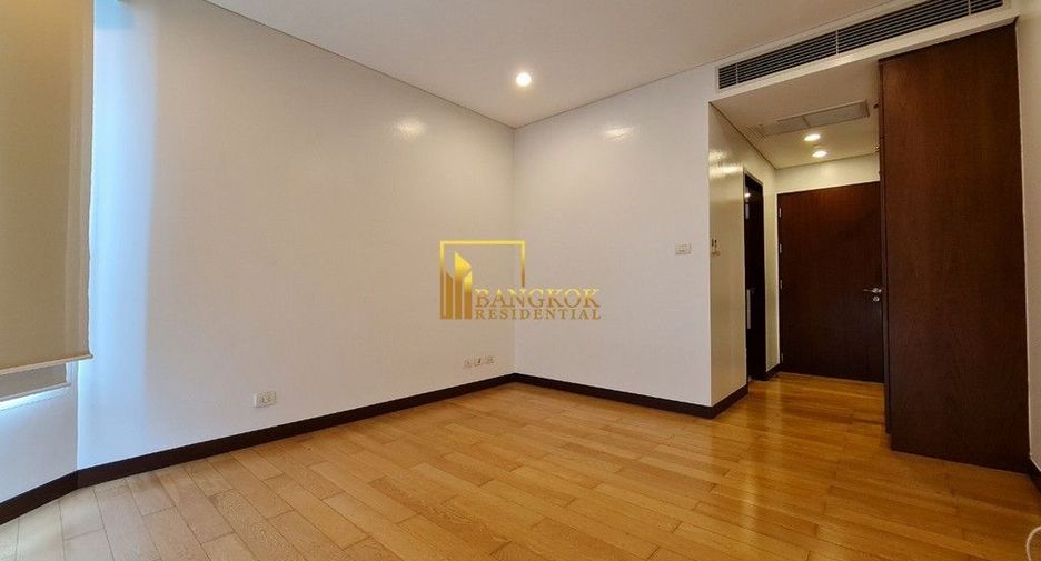 For rent 3 bedrooms condo in Pathum Wan, Bangkok