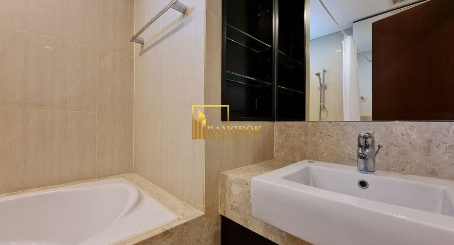 For rent 3 bedrooms condo in Pathum Wan, Bangkok