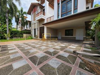 Haus zur Miete mit 4 Zimmer in Watthana, Bangkok