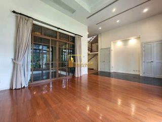 Haus zur Miete mit 4 Zimmer in Watthana, Bangkok