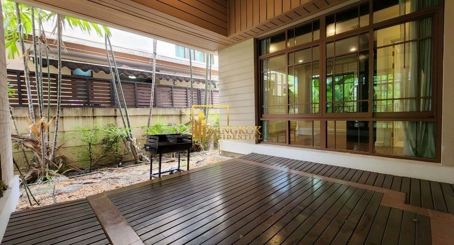 À louer 4 chambres maison à Watthana, Bangkok