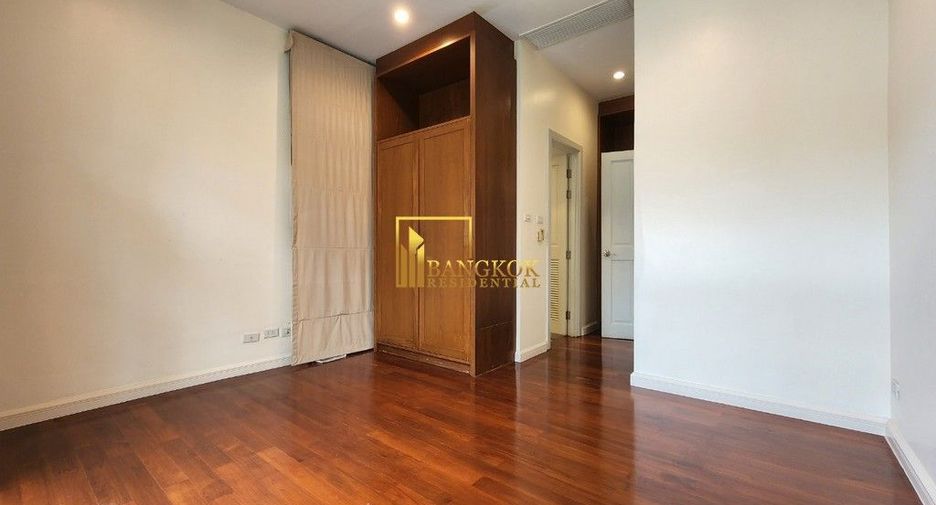 À louer 4 chambres maison à Watthana, Bangkok