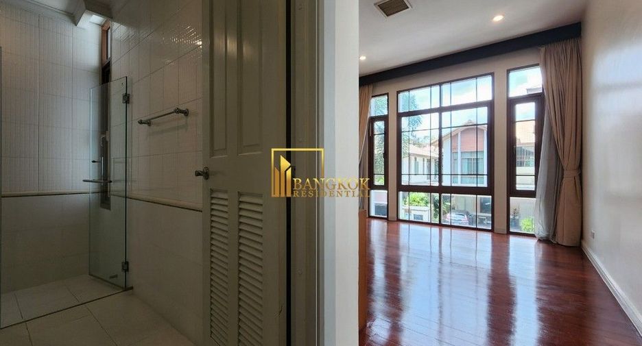 À louer 4 chambres maison à Watthana, Bangkok