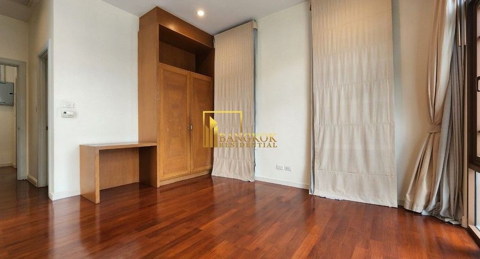 À louer 4 chambres maison à Watthana, Bangkok