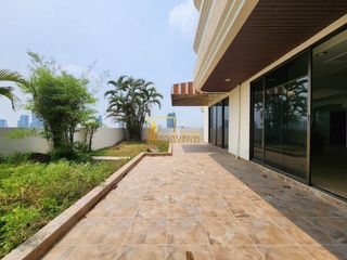 出租 4 卧室 公寓式住宅 在 Watthana, 曼谷