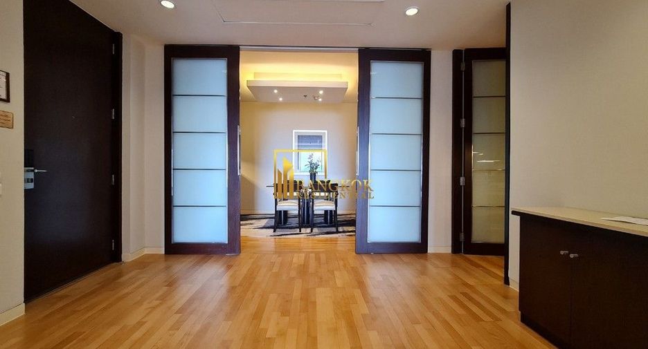 For rent 2 ベッドルーム serviced apartment in Khlong Toei, Bangkok