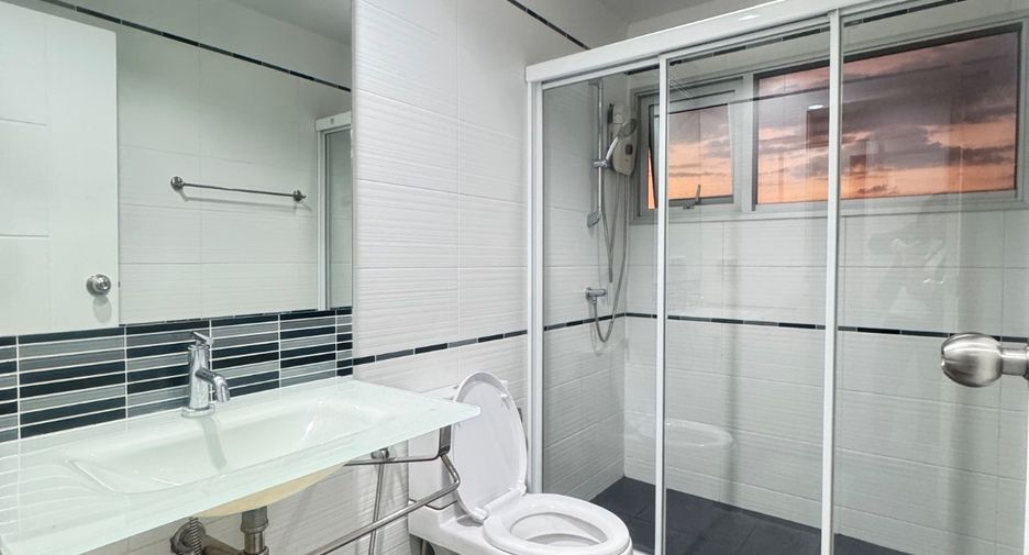 For rent 2 bedrooms condo in Bang Lamung, Chonburi