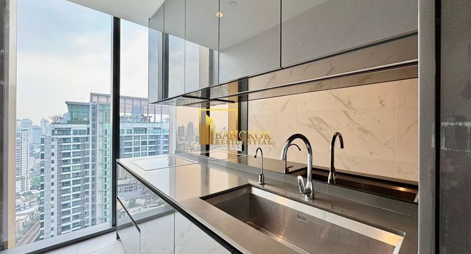 For rent 2 bedrooms condo in Khlong Toei, Bangkok