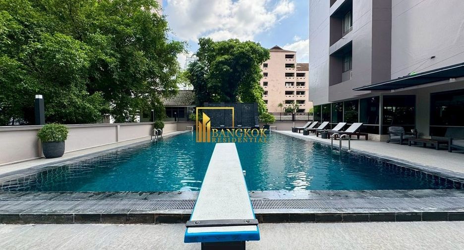 For rent 4 bedrooms apartment in Watthana, Bangkok