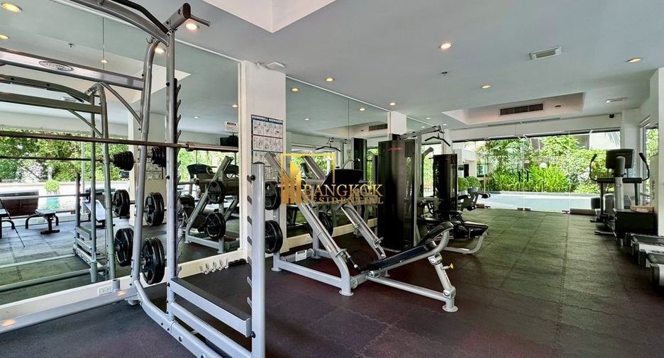 For rent 4 bedrooms apartment in Watthana, Bangkok