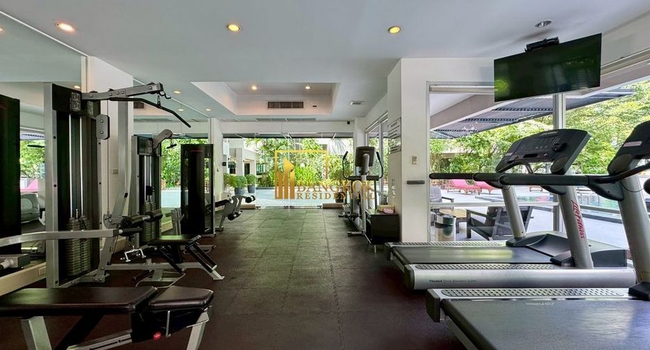 For rent 4 bedrooms apartment in Watthana, Bangkok
