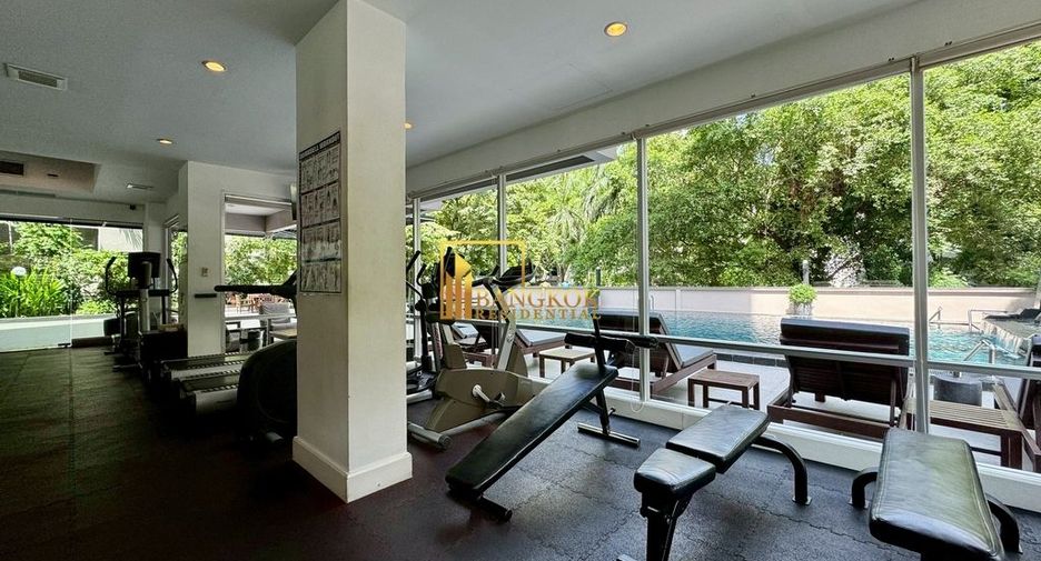 For rent 4 bedrooms apartment in Watthana, Bangkok