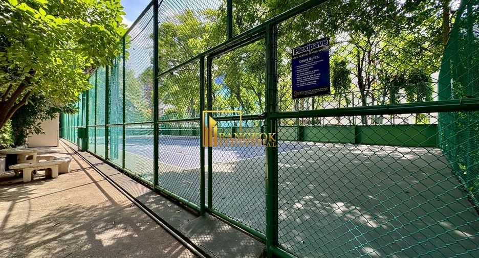 For rent 4 bedrooms apartment in Watthana, Bangkok