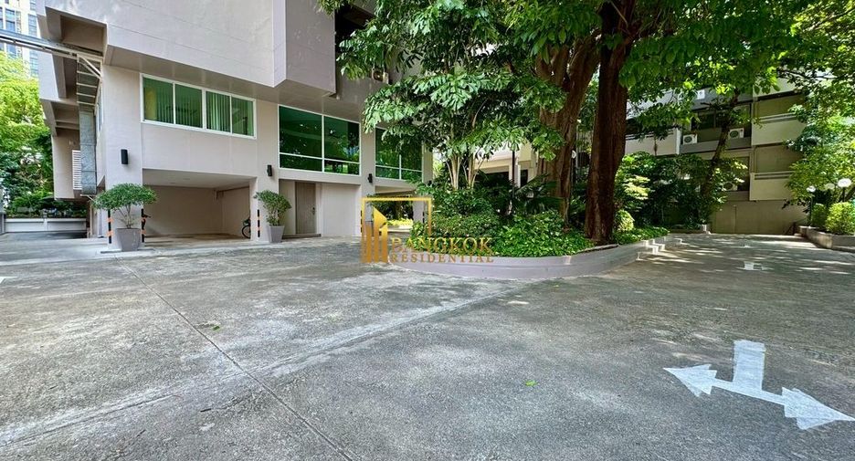 For rent 4 bedrooms apartment in Watthana, Bangkok