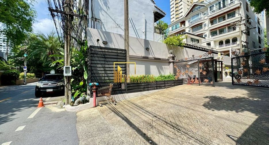 For rent 4 bedrooms apartment in Watthana, Bangkok