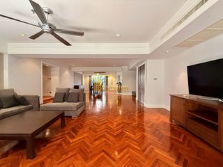 For rent 4 bedrooms apartment in Watthana, Bangkok