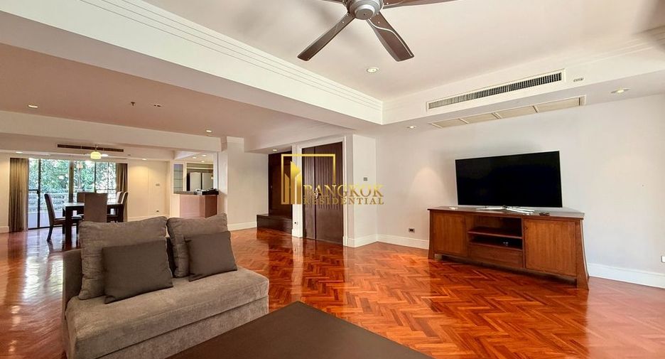 For rent 4 bedrooms apartment in Watthana, Bangkok