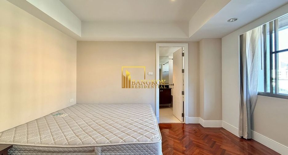 For rent 4 bedrooms apartment in Watthana, Bangkok