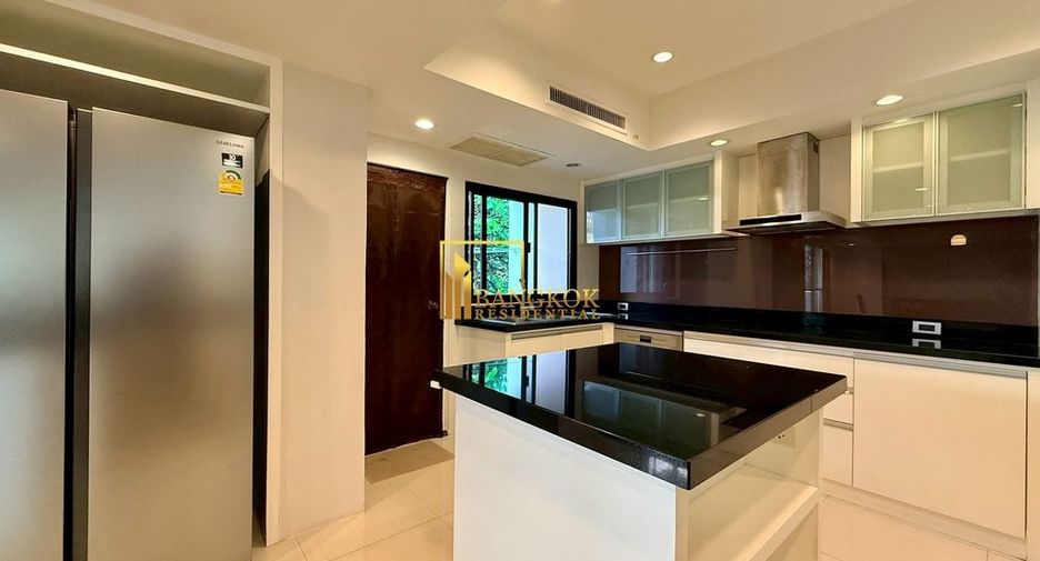For rent 4 bedrooms apartment in Watthana, Bangkok