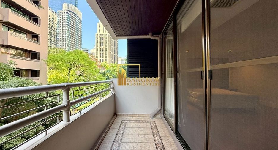 For rent 4 bedrooms apartment in Watthana, Bangkok