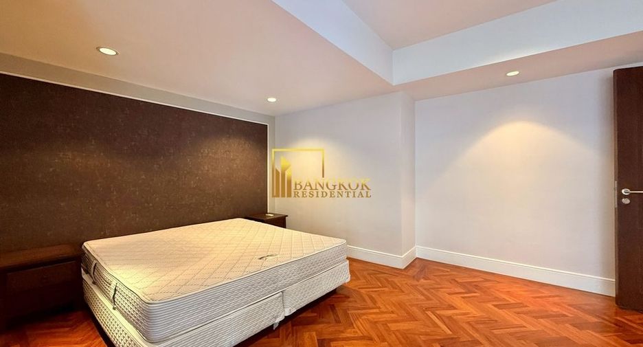 For rent 4 bedrooms apartment in Watthana, Bangkok