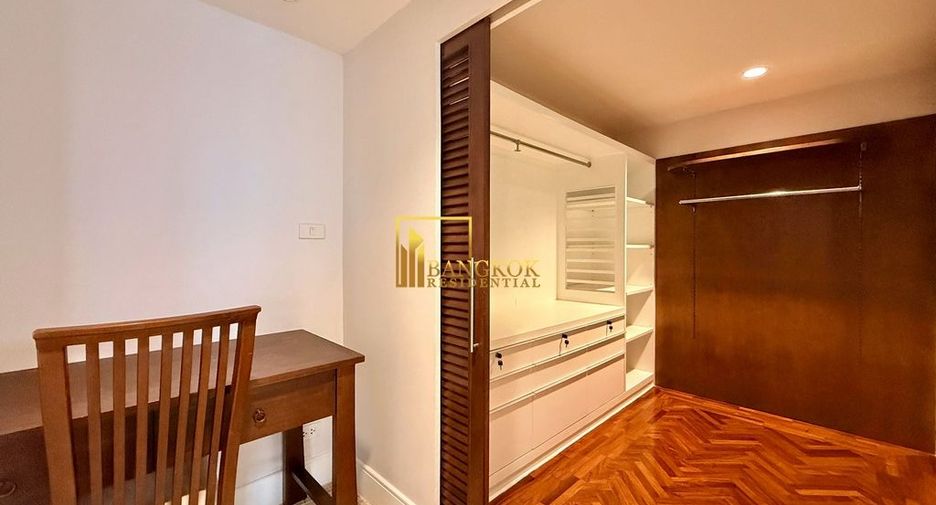 For rent 4 bedrooms apartment in Watthana, Bangkok
