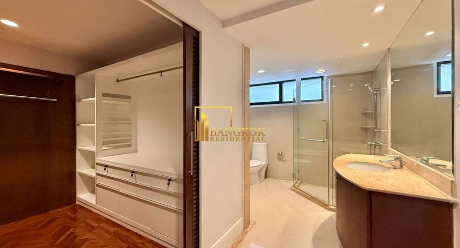 For rent 4 bedrooms apartment in Watthana, Bangkok