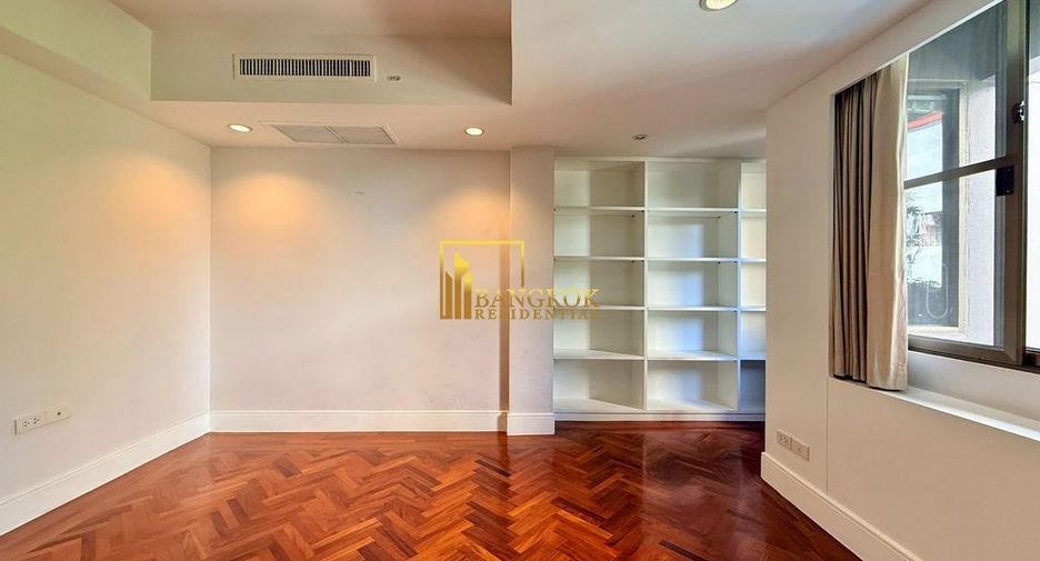 For rent 4 bedrooms apartment in Watthana, Bangkok