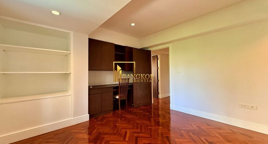 For rent 4 bedrooms apartment in Watthana, Bangkok
