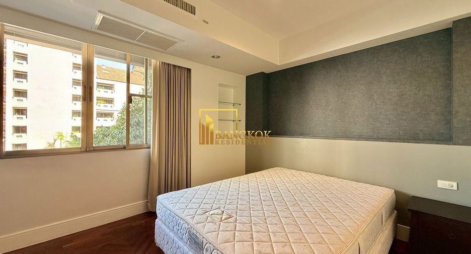 For rent 4 bedrooms apartment in Watthana, Bangkok