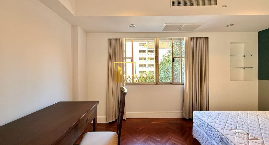 For rent 4 bedrooms apartment in Watthana, Bangkok