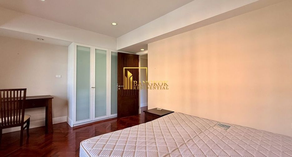 For rent 4 bedrooms apartment in Watthana, Bangkok