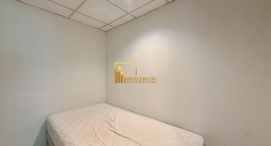 For rent 4 bedrooms apartment in Watthana, Bangkok