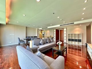 Apartamento con servicios en alquiler de 3 habitaciones en Khlong Toei, Bangkok