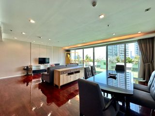 Apartamento con servicios en alquiler de 3 habitaciones en Khlong Toei, Bangkok