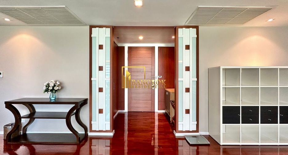Apartamento con servicios en alquiler de 3 habitaciones en Khlong Toei, Bangkok