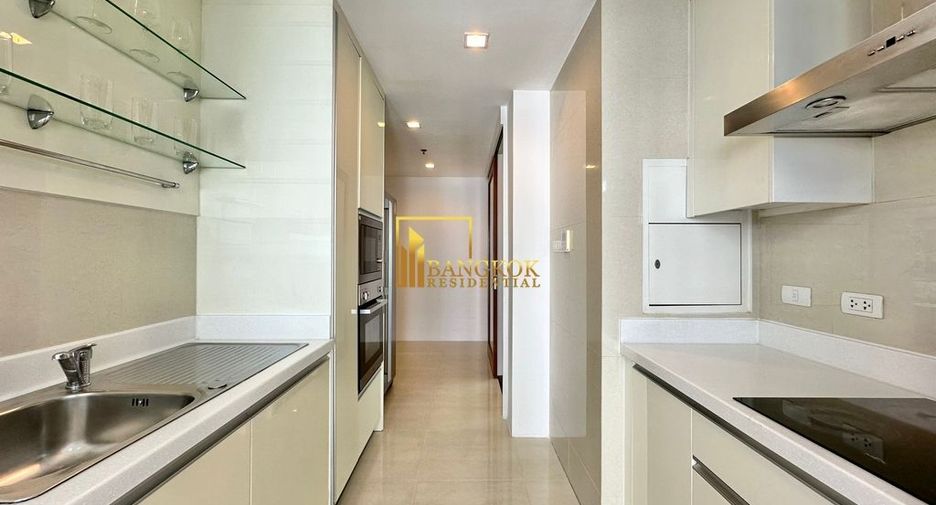 Apartamento con servicios en alquiler de 3 habitaciones en Khlong Toei, Bangkok