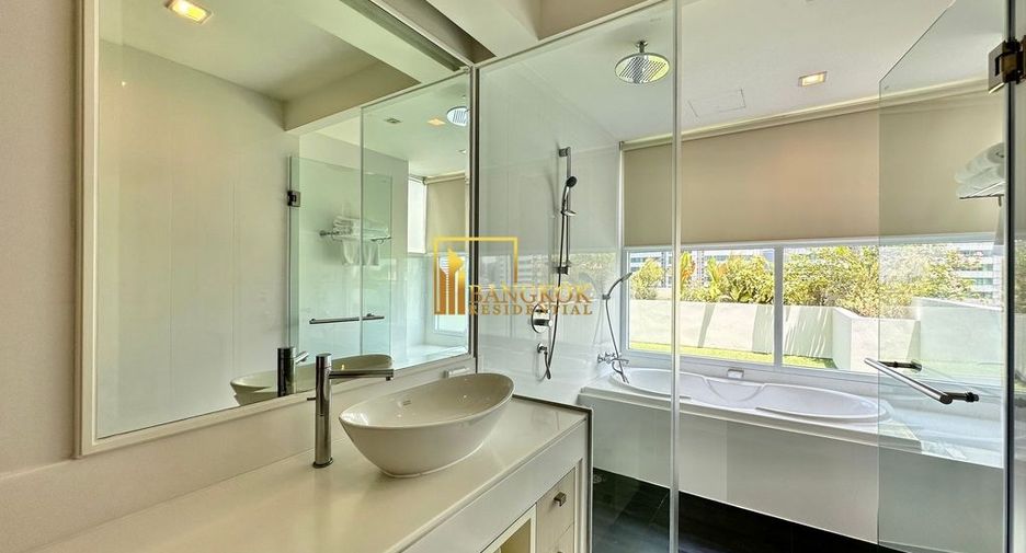 Apartamento con servicios en alquiler de 3 habitaciones en Khlong Toei, Bangkok