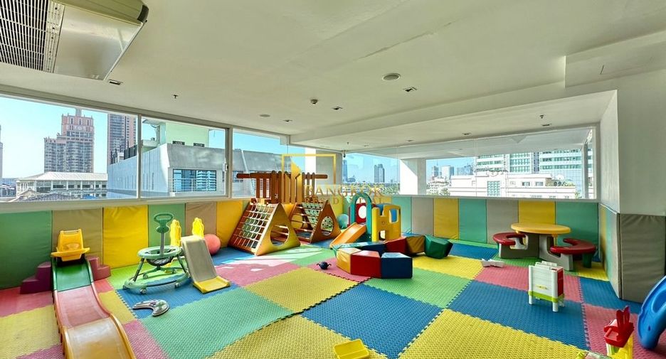 Apartamento con servicios en alquiler de 3 habitaciones en Khlong Toei, Bangkok