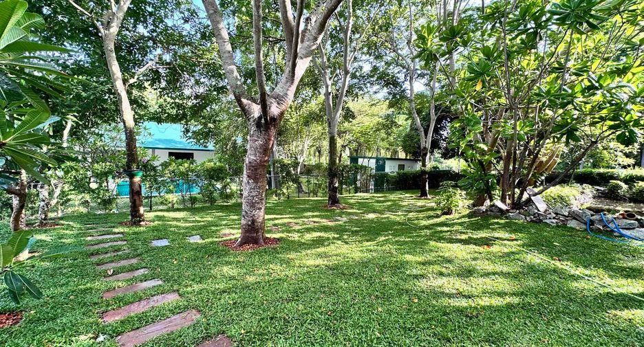 For sale 4 bedrooms villa in Sattahip, Chonburi
