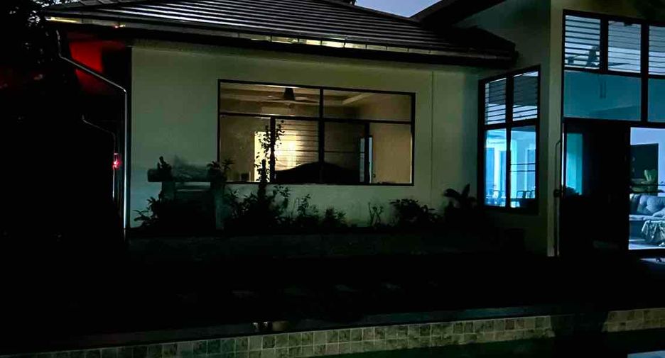 For sale 4 bedrooms villa in Sattahip, Chonburi