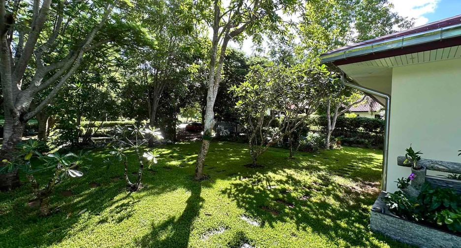 For sale 4 bedrooms villa in Sattahip, Chonburi